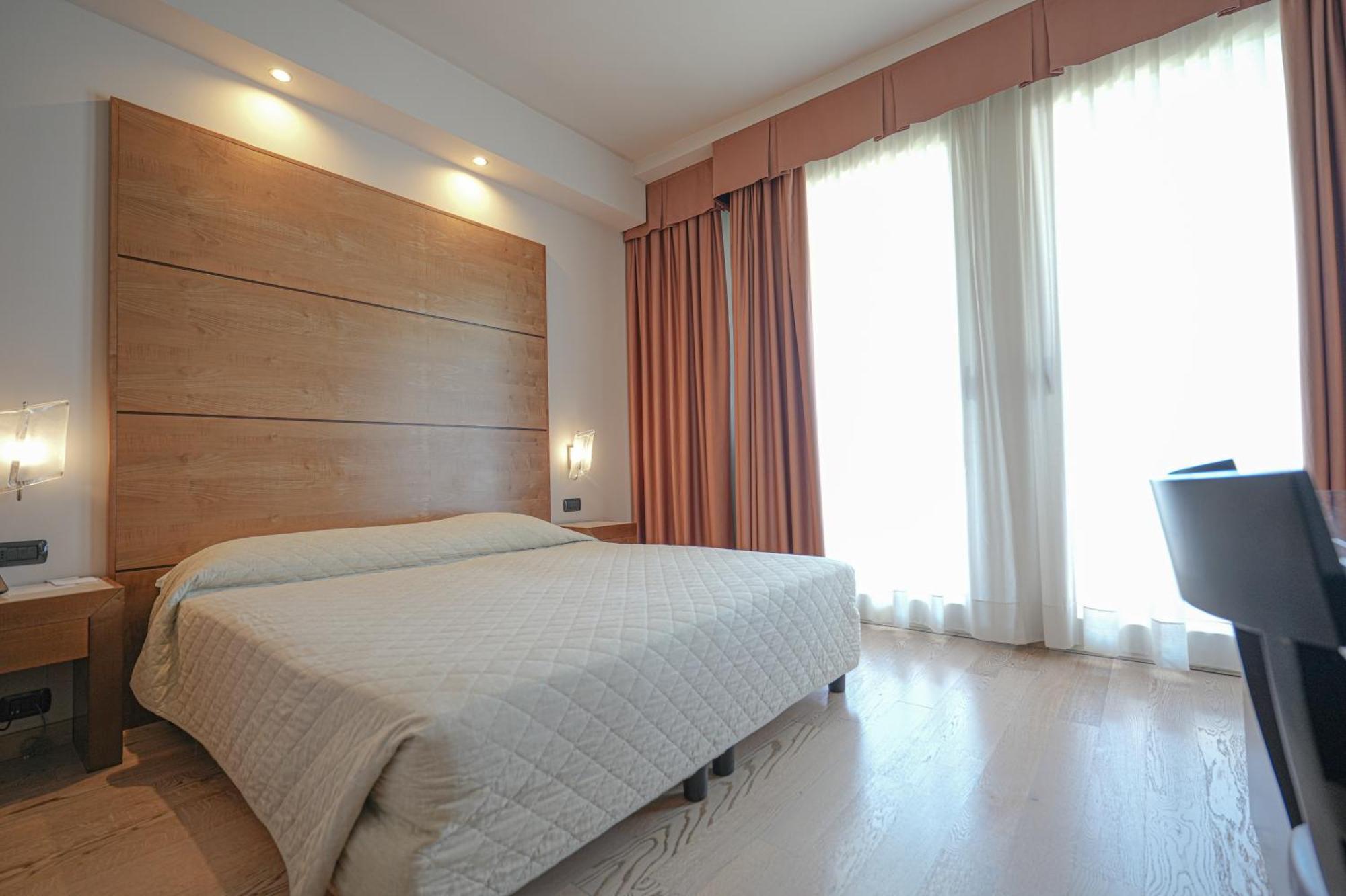 Hotel Europa Reggio Emilia Exterior photo