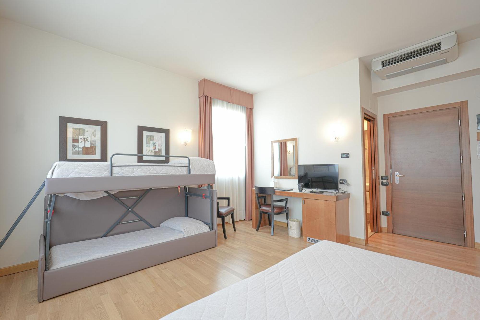 Hotel Europa Reggio Emilia Exterior photo